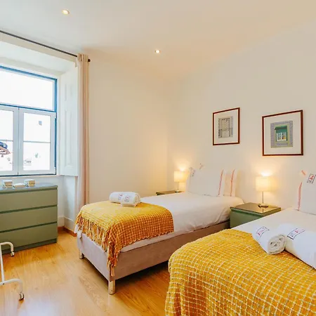 Balcony & Dream View 3Br Historic District Apartment By Rent4Rest *