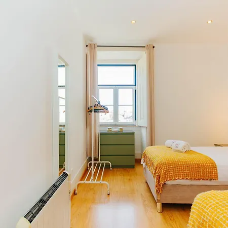 Balcony & Dream View 3br Historic District By Rent4rest ליסבון