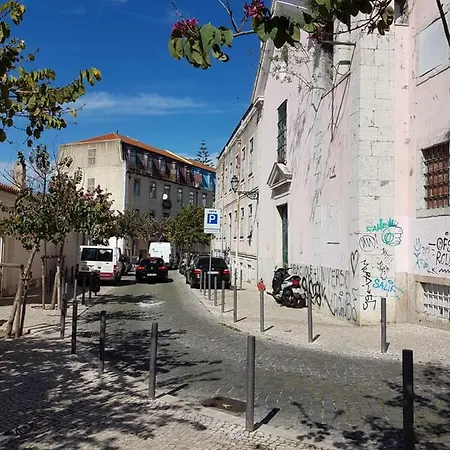 Balcony & Dream View 3Br Historic District Apartment By Rent4Rest